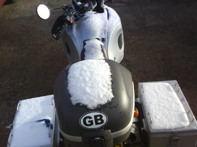 009 Bike In Snow By Motel 30th Apr.jpg